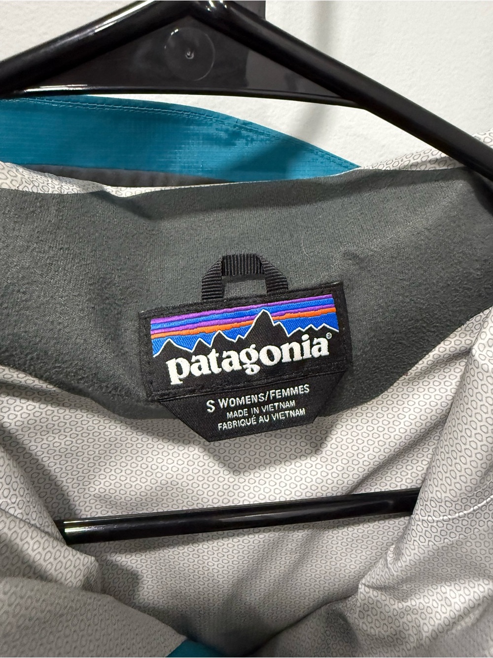 Womens size small Patagonia rain jacket - Picture 4 of 9
